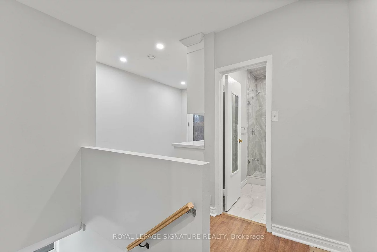 233, Greenwood, Greenwood-Coxwell, Toronto