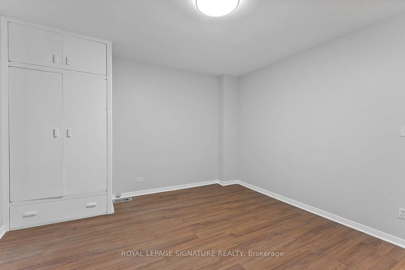 233, Greenwood, Greenwood-Coxwell, Toronto