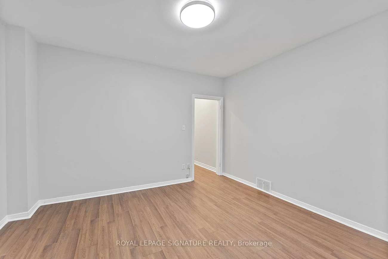 233, Greenwood, Greenwood-Coxwell, Toronto