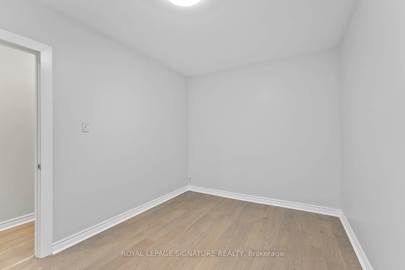 233, Greenwood, Greenwood-Coxwell, Toronto