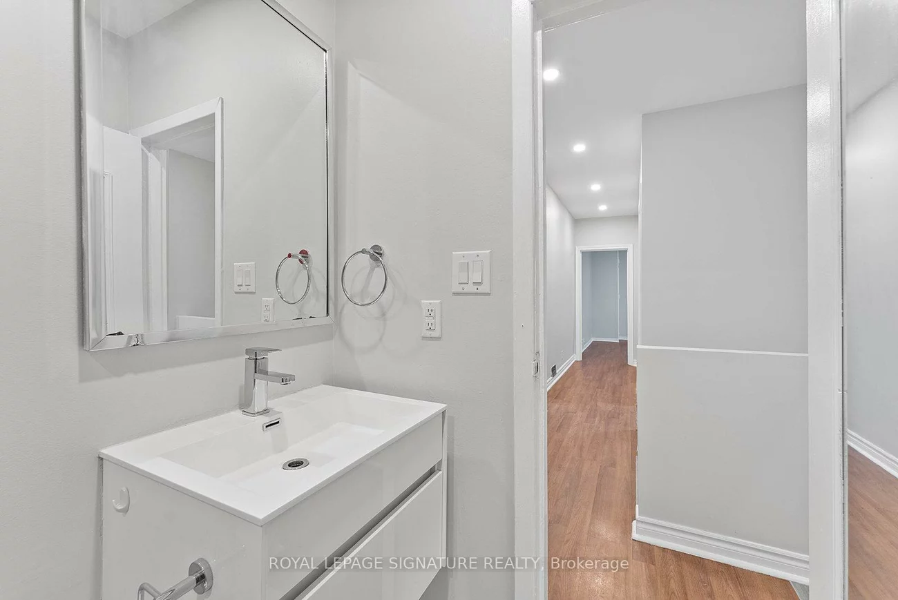 233, Greenwood, Greenwood-Coxwell, Toronto