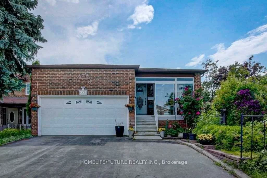 221, Hupfield, Malvern, Toronto
