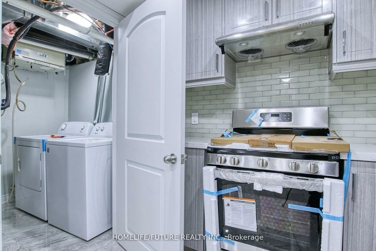 221, Hupfield, Malvern, Toronto