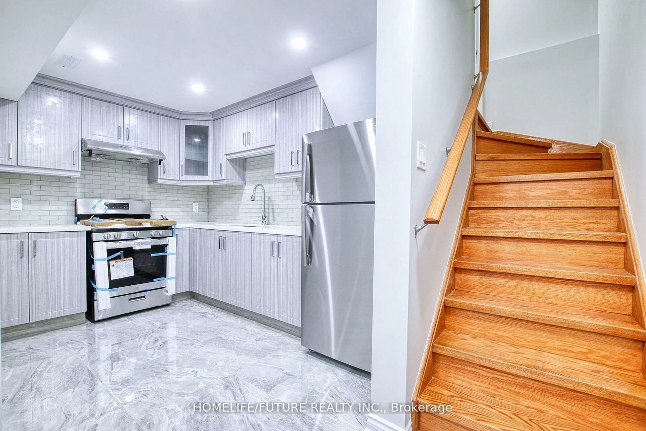 221, Hupfield, Malvern, Toronto