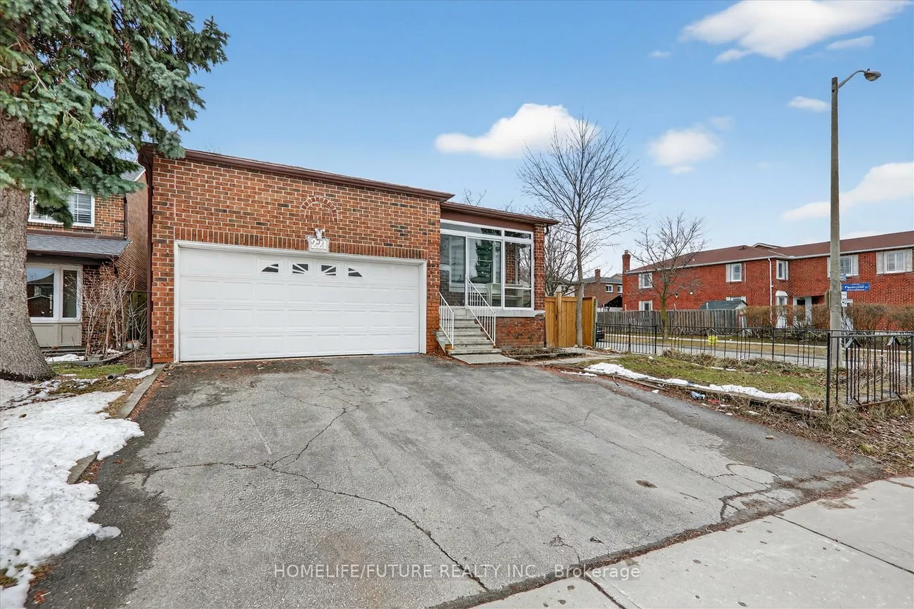 221, Hupfield, Malvern, Toronto