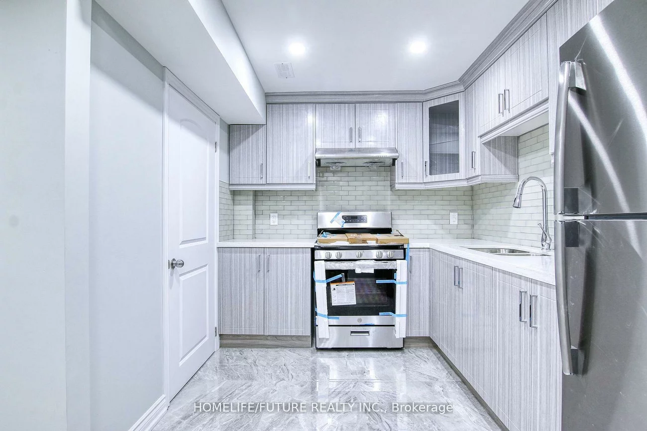 221, Hupfield, Malvern, Toronto