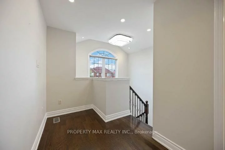 26, Salamander, Rouge E11, Toronto