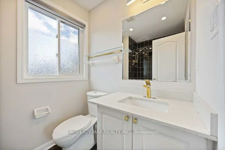 26, Salamander, Rouge E11, Toronto