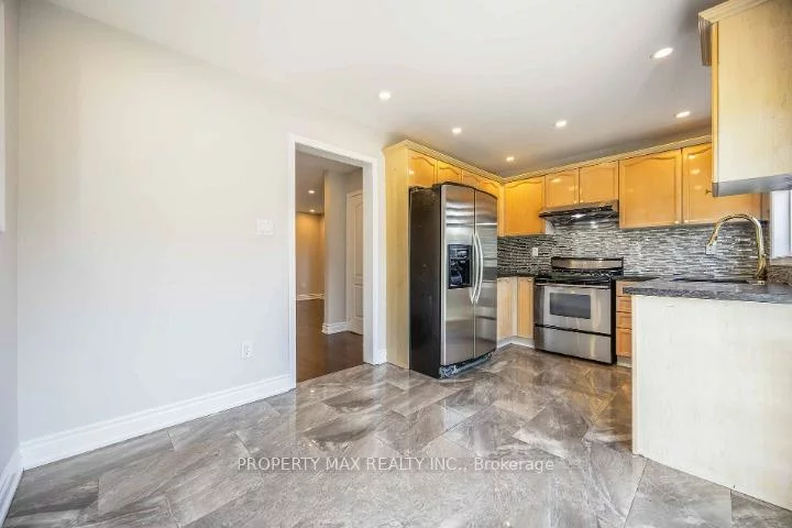 26, Salamander, Rouge E11, Toronto