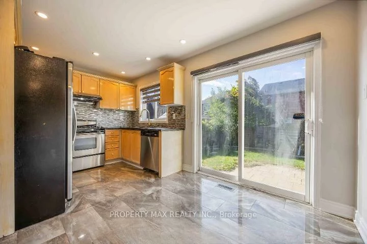 26, Salamander, Rouge E11, Toronto