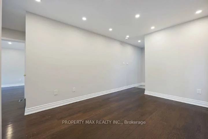 26, Salamander, Rouge E11, Toronto