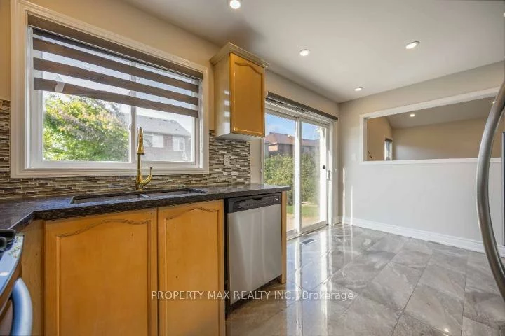 26, Salamander, Rouge E11, Toronto