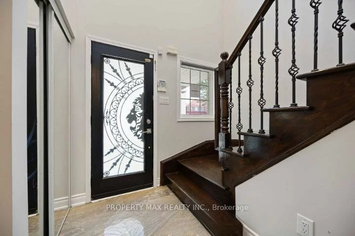 26, Salamander, Rouge E11, Toronto