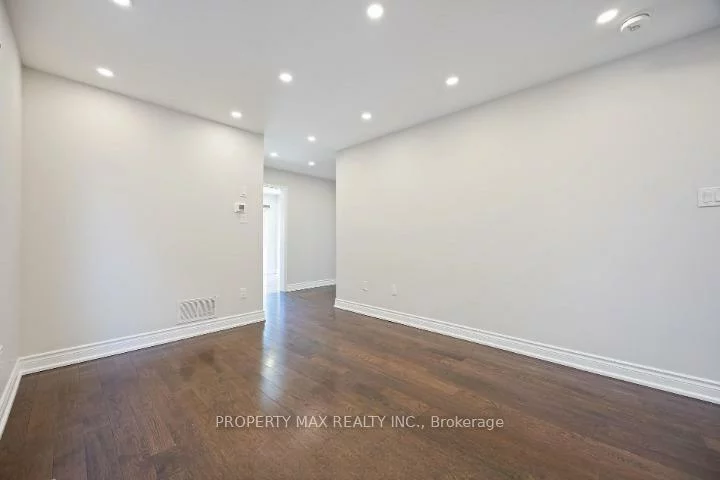 26, Salamander, Rouge E11, Toronto