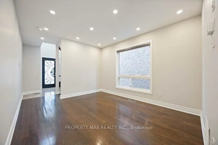 26, Salamander, Rouge E11, Toronto