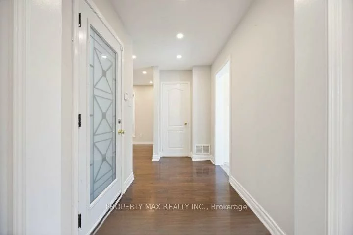 26, Salamander, Rouge E11, Toronto