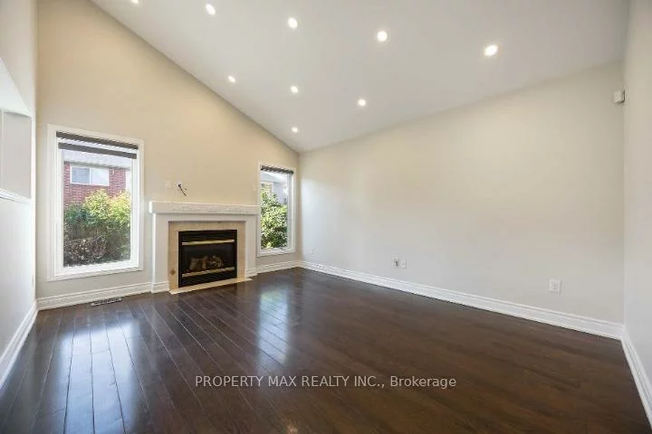 26, Salamander, Rouge E11, Toronto