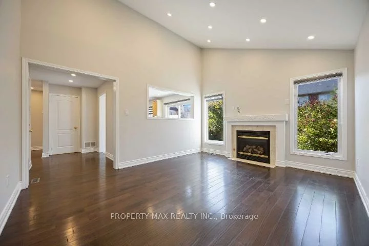 26, Salamander, Rouge E11, Toronto