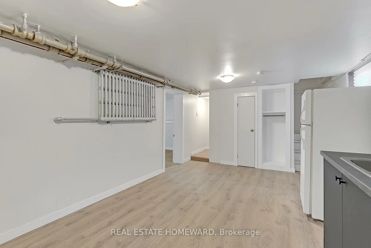 42, Bexhill, Clairlea-Birchmount, Toronto