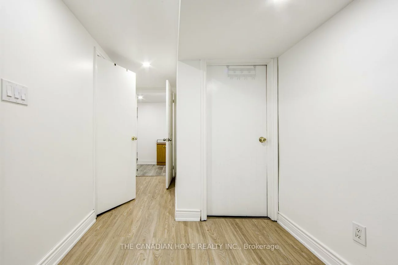 70, Moraine Hill MAIN, Tam O'Shanter-Sullivan, Toronto