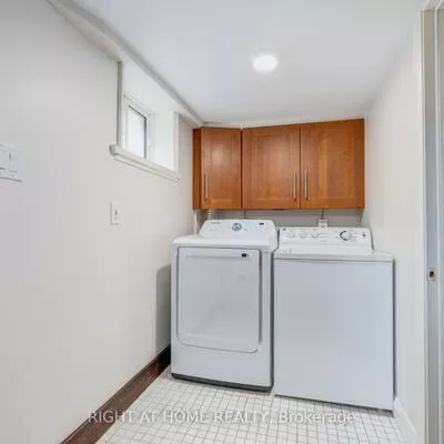 952, Coxwell, East York, Toronto