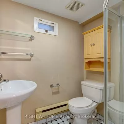 952, Coxwell, East York, Toronto