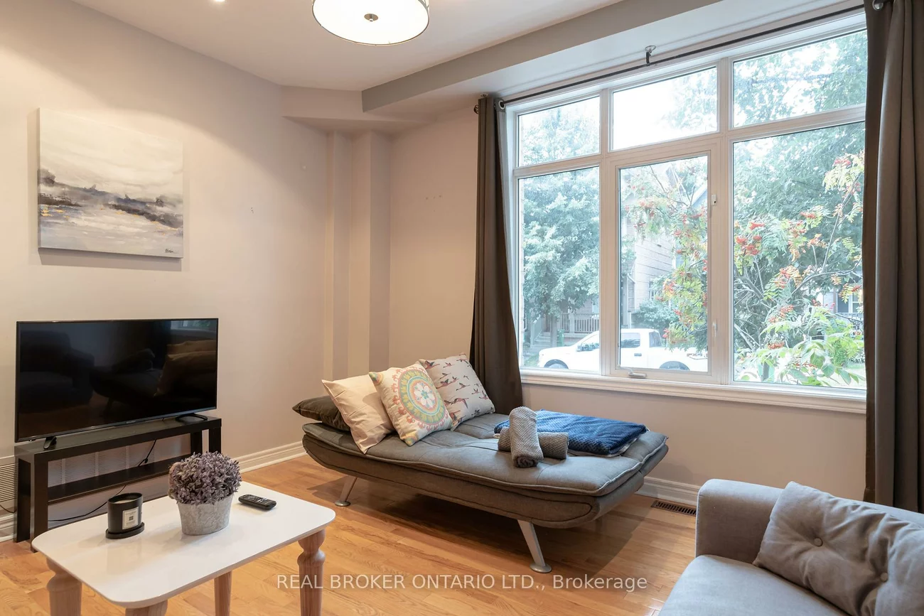 179, Hanson, Woodbine Corridor, Toronto