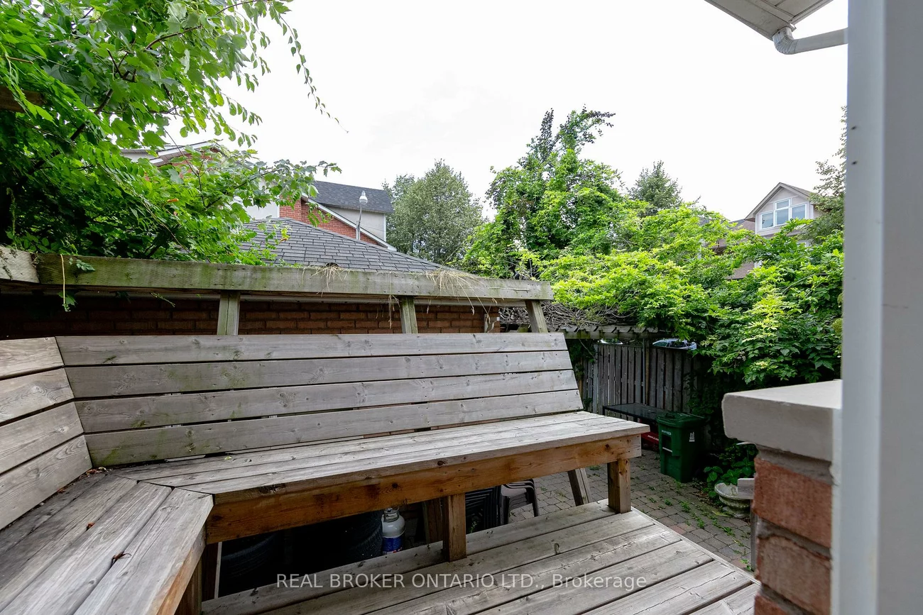 179, Hanson, Woodbine Corridor, Toronto
