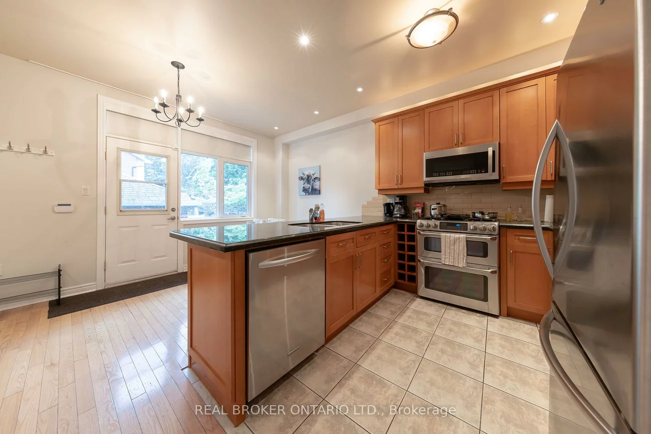 179, Hanson, Woodbine Corridor, Toronto