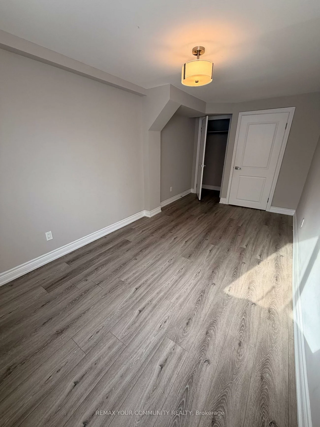 451, Leslie, South Riverdale, Toronto