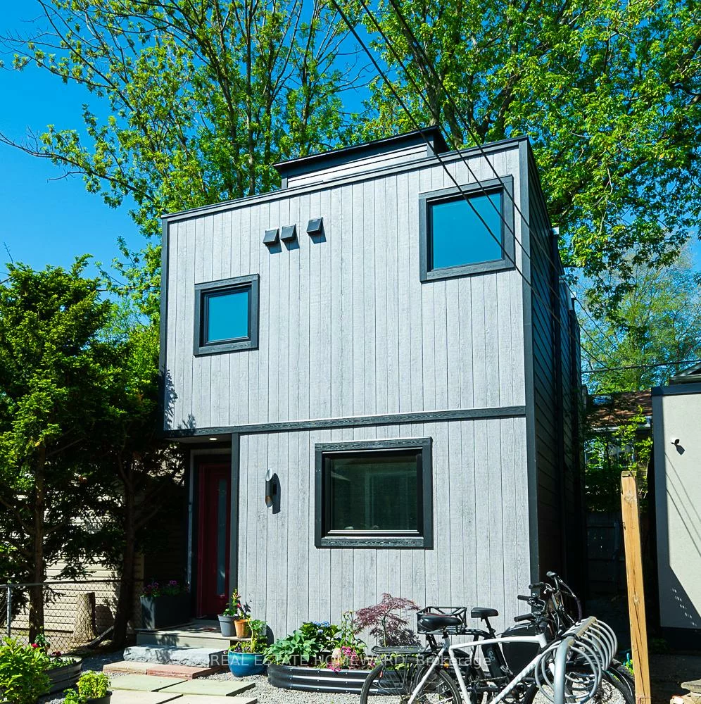 254, Rhodes, Greenwood-Coxwell, Toronto