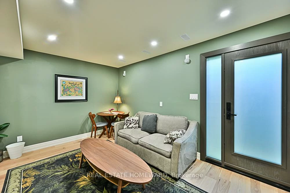 254, Rhodes, Greenwood-Coxwell, Toronto