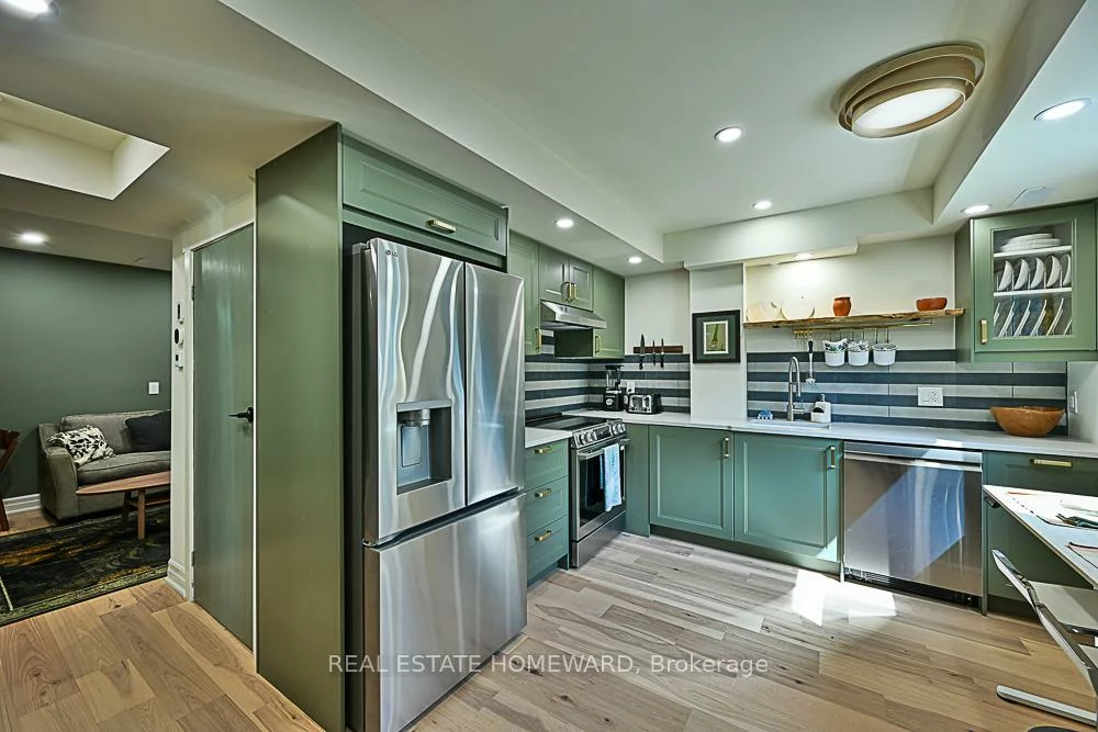 254, Rhodes, Greenwood-Coxwell, Toronto