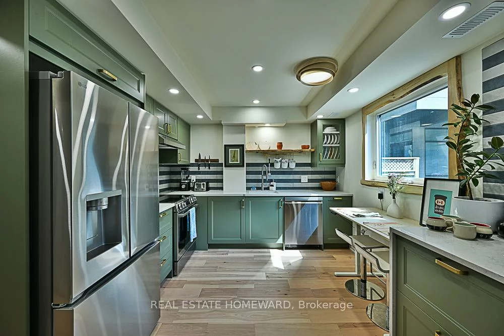 254, Rhodes, Greenwood-Coxwell, Toronto