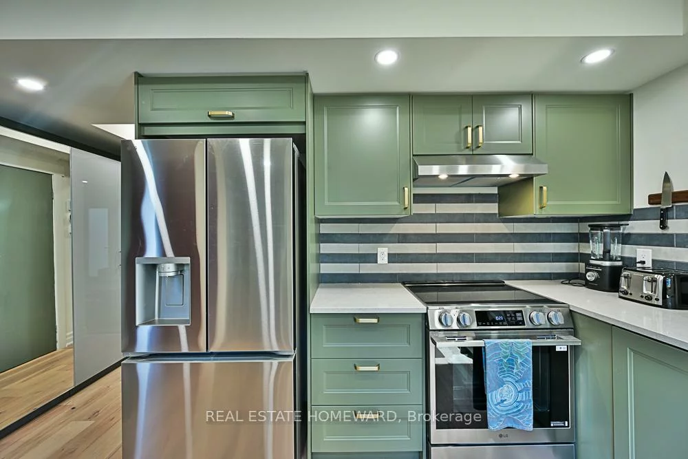 254, Rhodes, Greenwood-Coxwell, Toronto