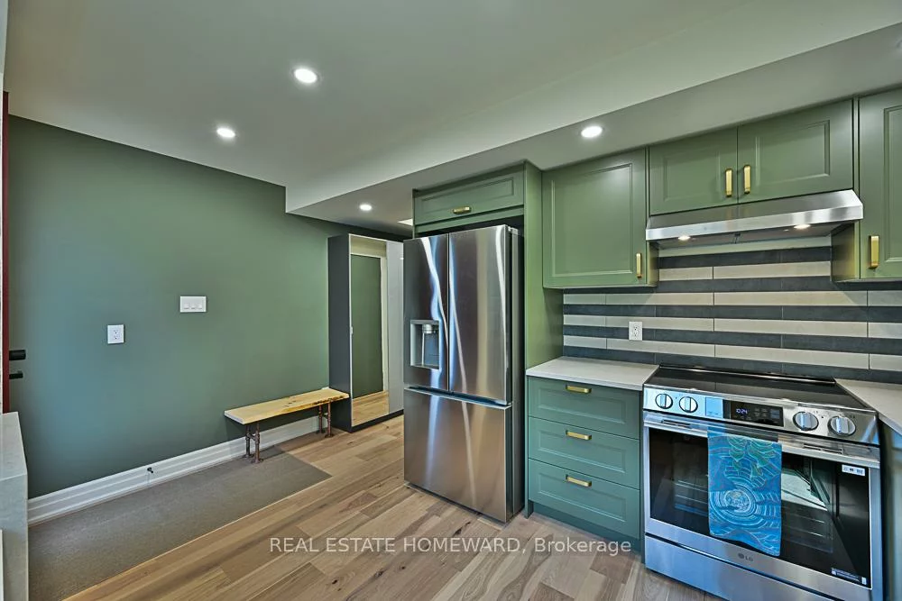 254, Rhodes, Greenwood-Coxwell, Toronto