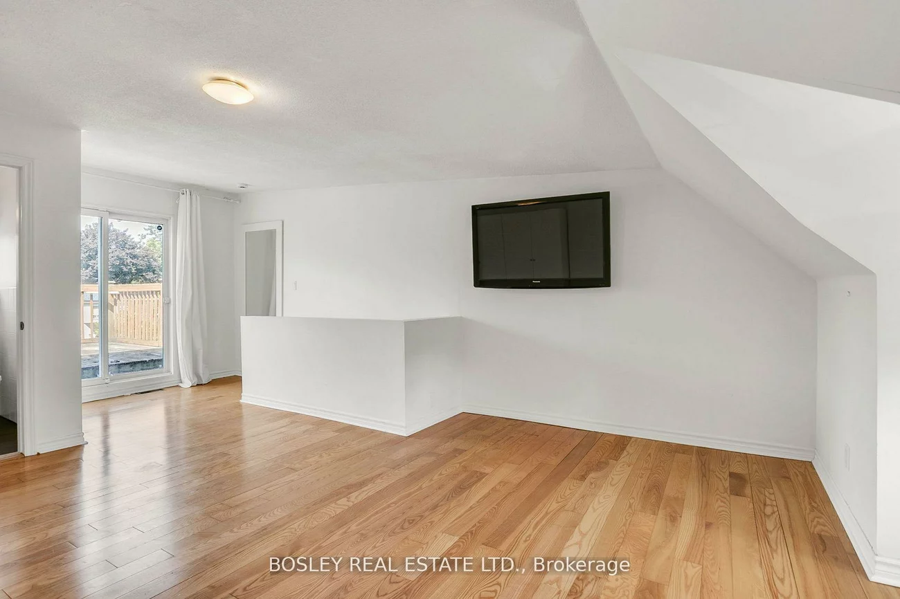 22, Kent, Greenwood-Coxwell, Toronto