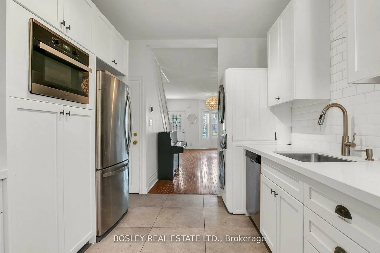22, Kent, Greenwood-Coxwell, Toronto