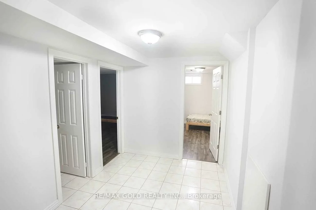 43, Saintsbury, Milliken, Toronto