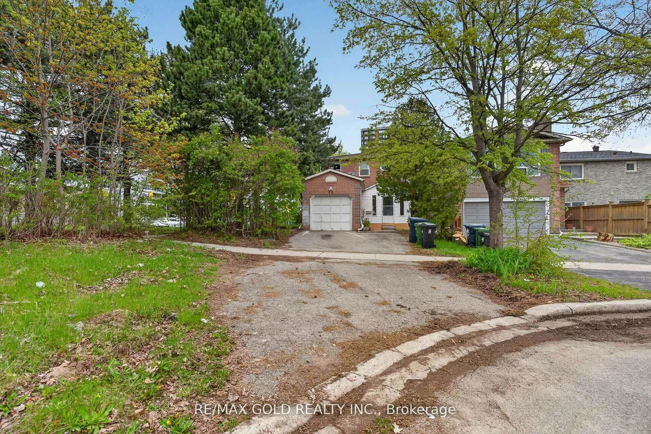 43, Saintsbury, Milliken, Toronto