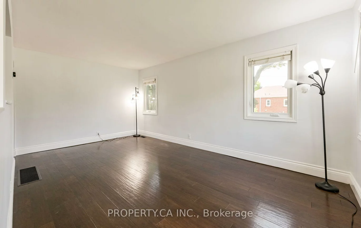 17, Park, Birchcliffe-Cliffside, Toronto
