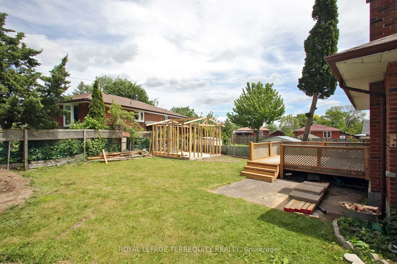 1, Barnes, Woburn, Toronto