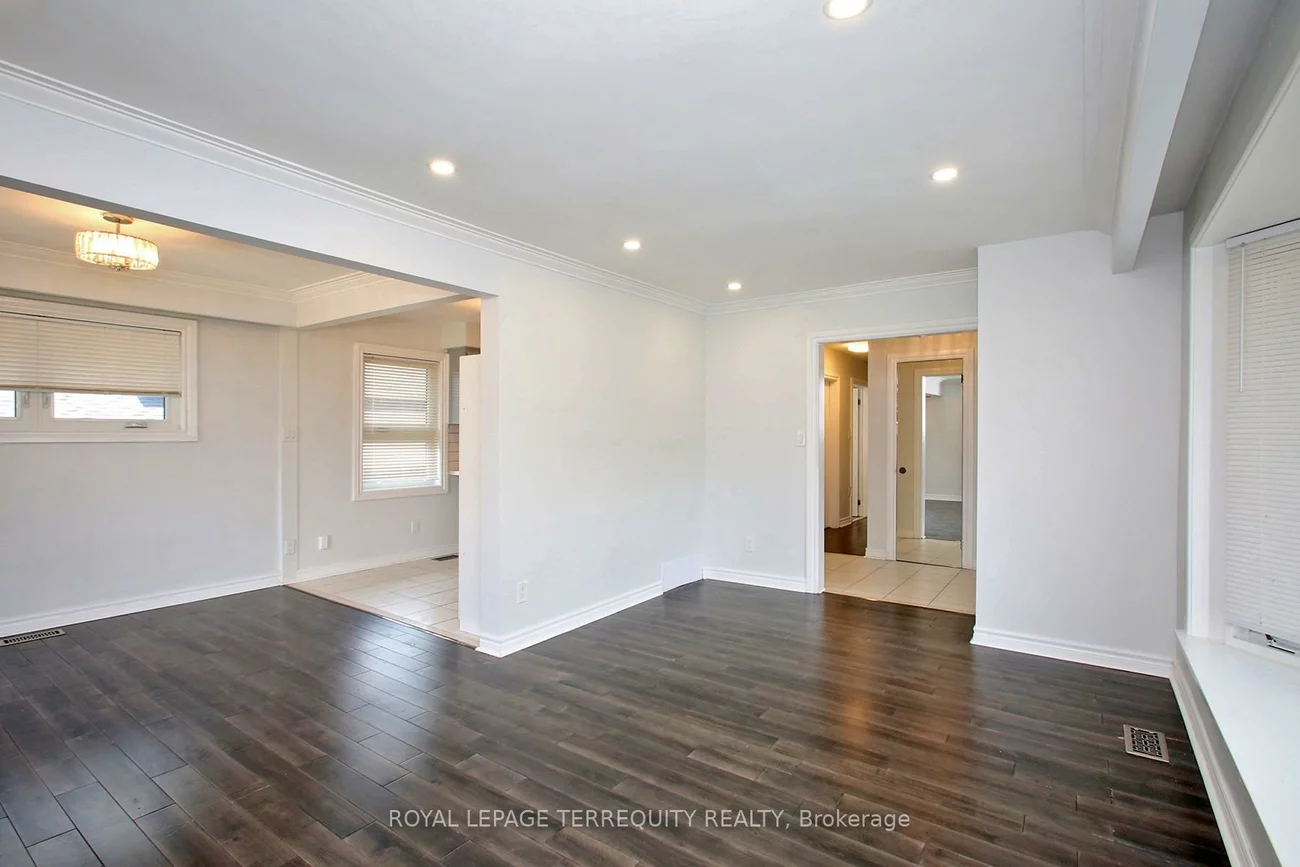 1, Barnes, Woburn, Toronto