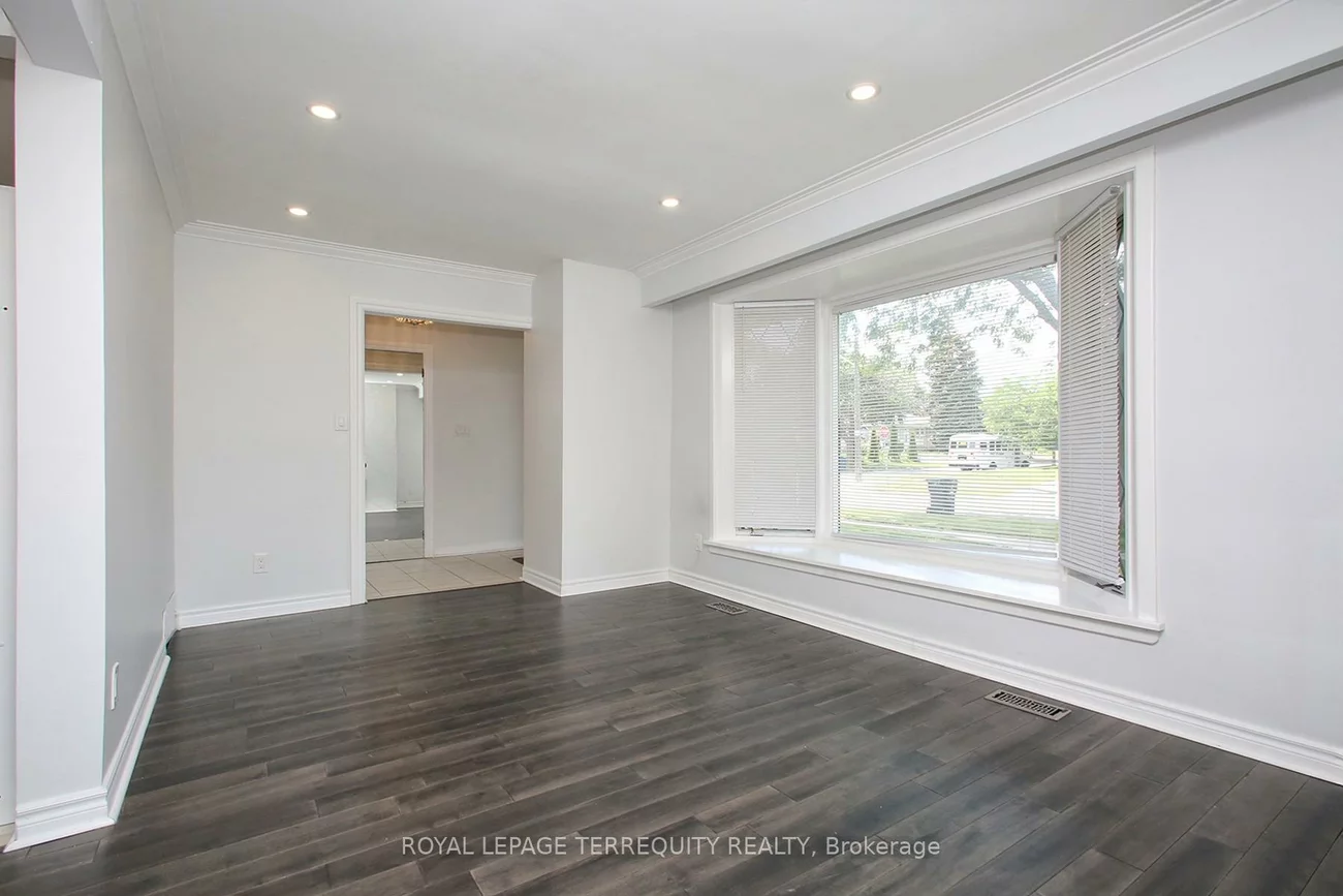 1, Barnes, Woburn, Toronto
