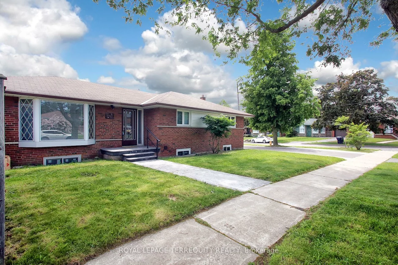 1, Barnes, Woburn, Toronto