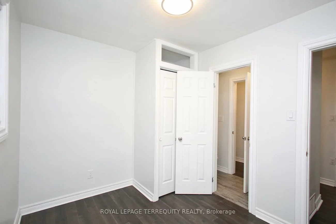 1, Barnes, Woburn, Toronto