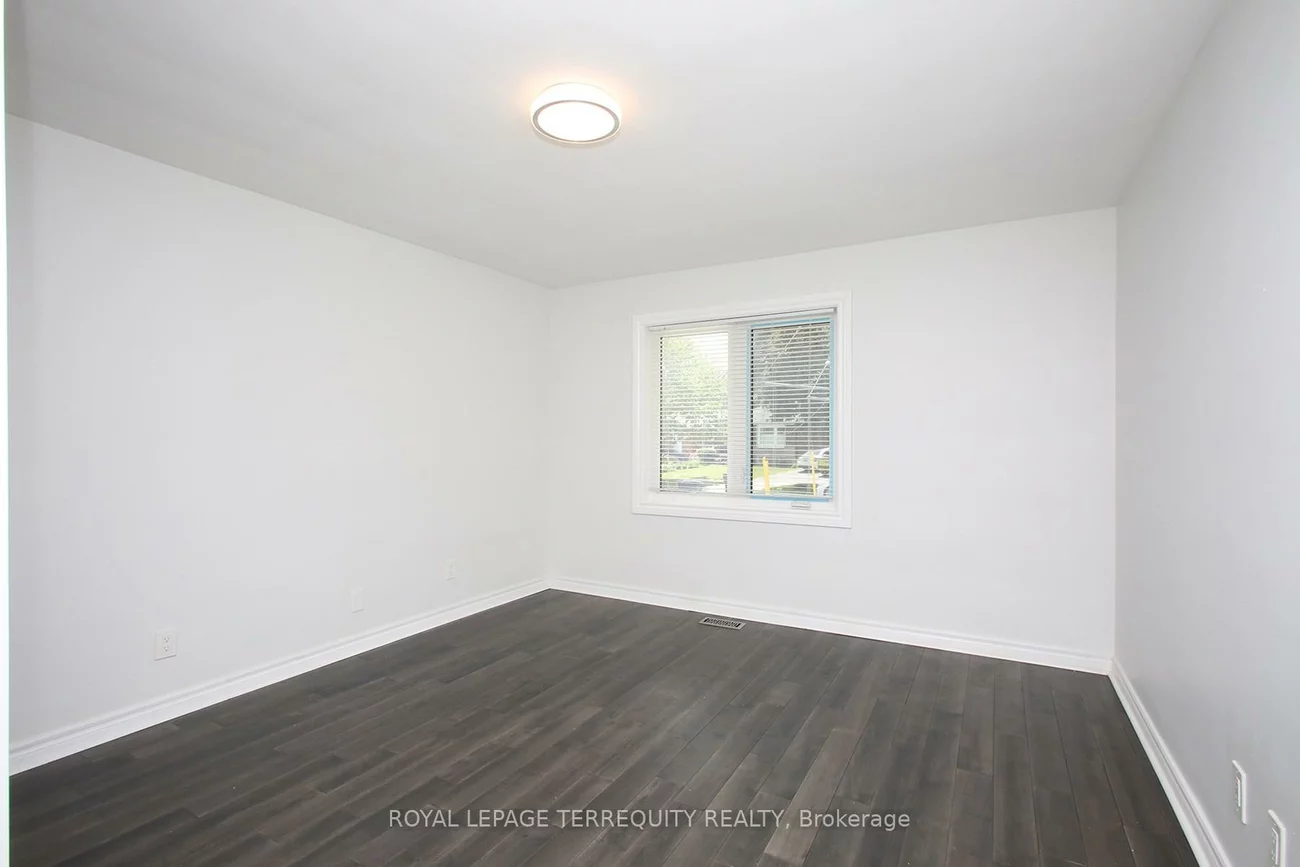 1, Barnes, Woburn, Toronto