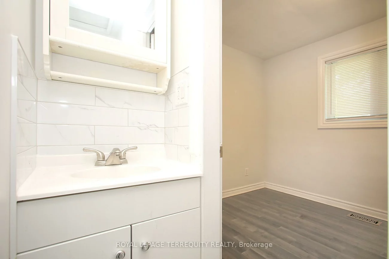 1, Barnes, Woburn, Toronto