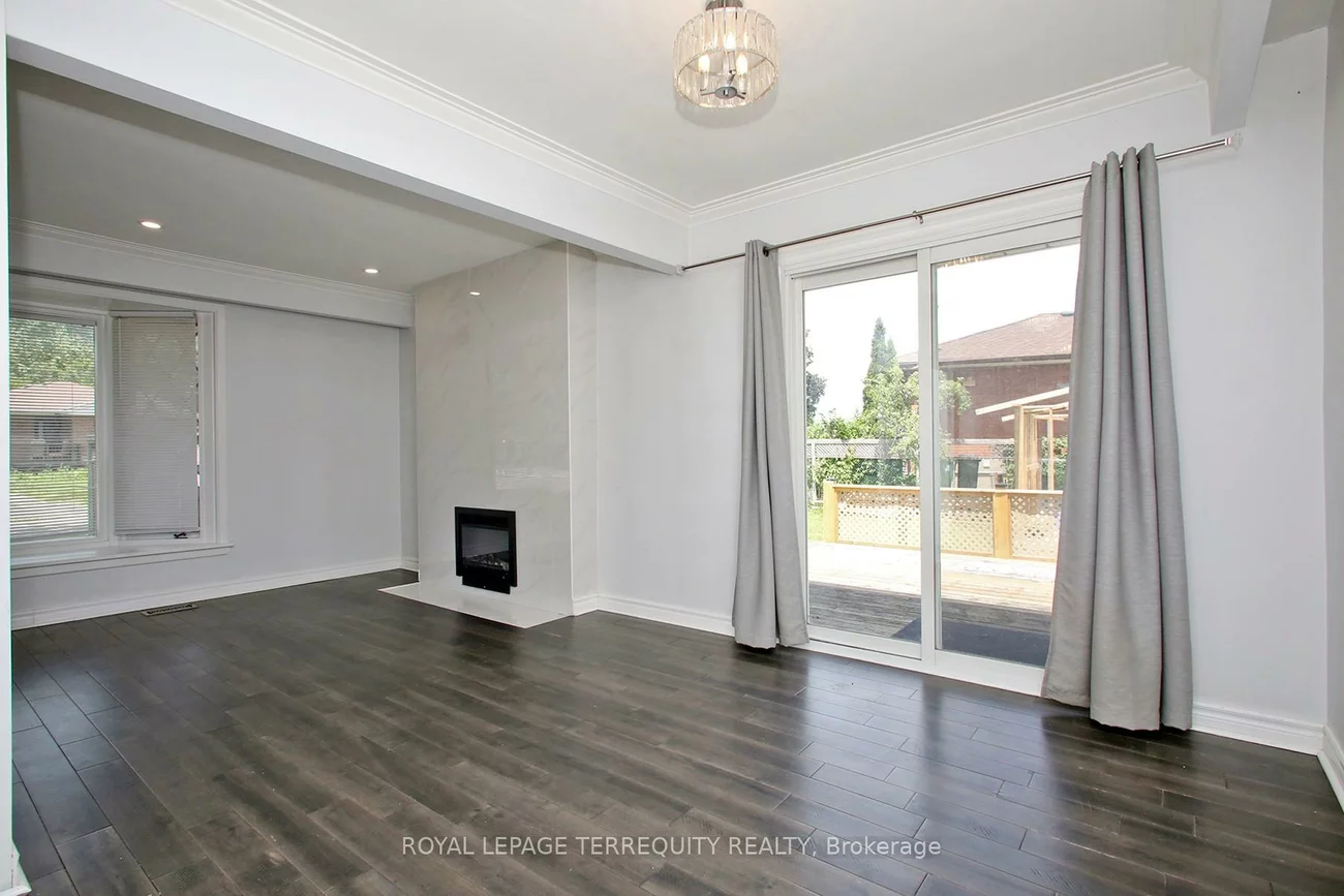 1, Barnes, Woburn, Toronto