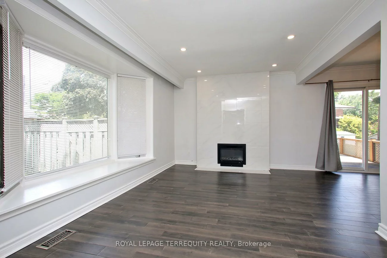 1, Barnes, Woburn, Toronto